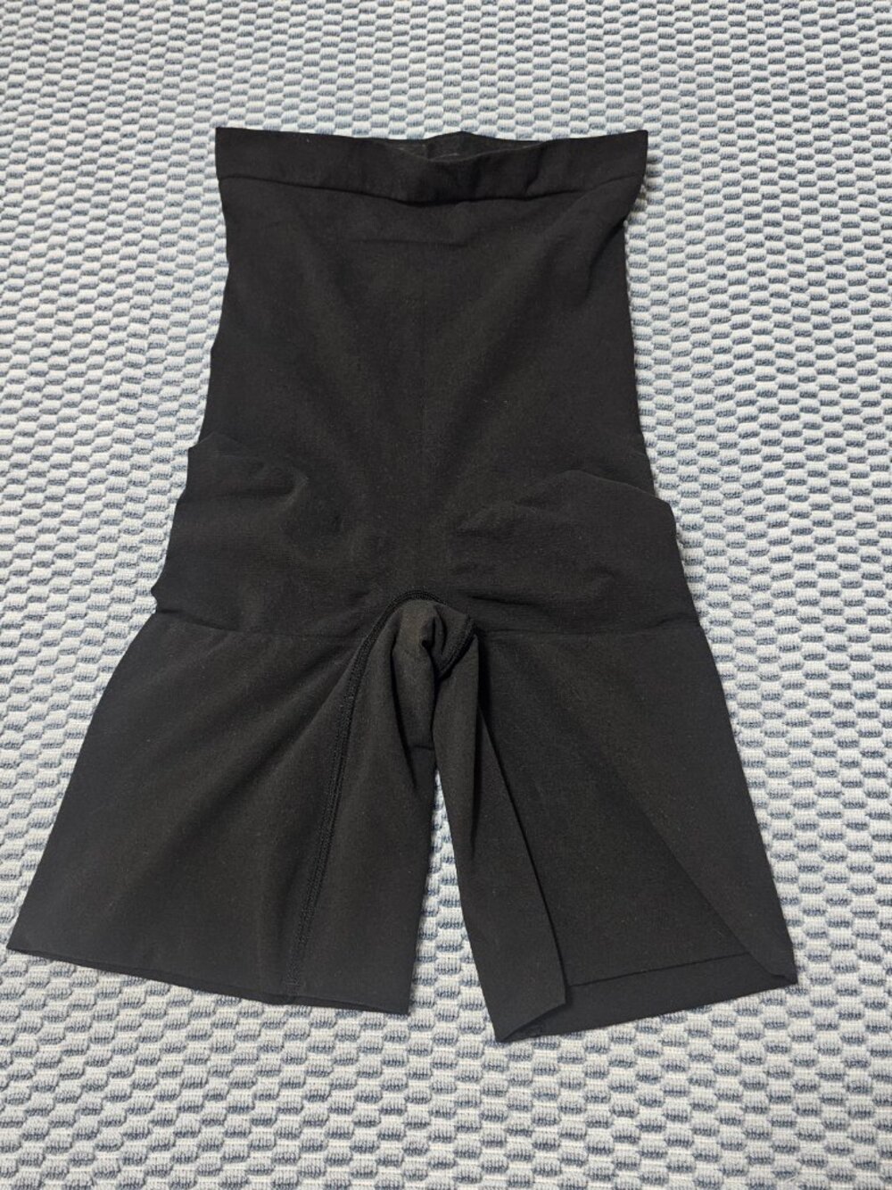 SPANX Higher Power High-Waisted Mid-Thigh Shaping Shorts - Size Medium Black NEW - Picture 2 of 4